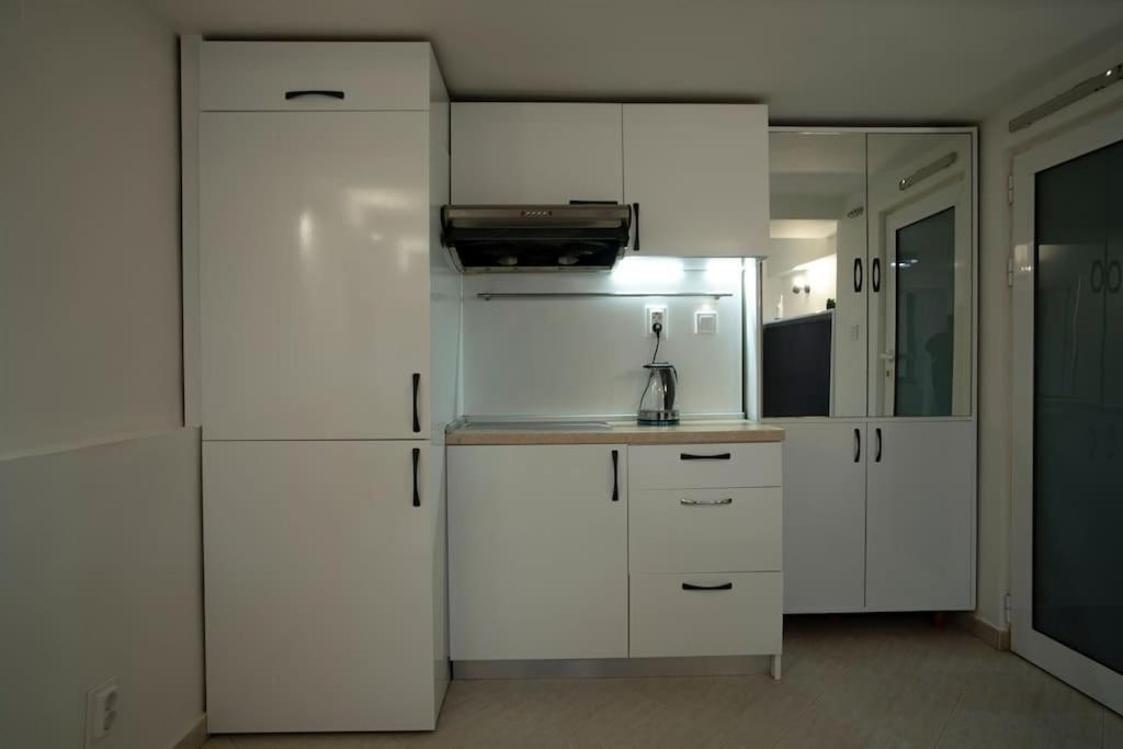 Studio With Courtyard Just Steps Away Vitosha Str Sófia Exterior foto